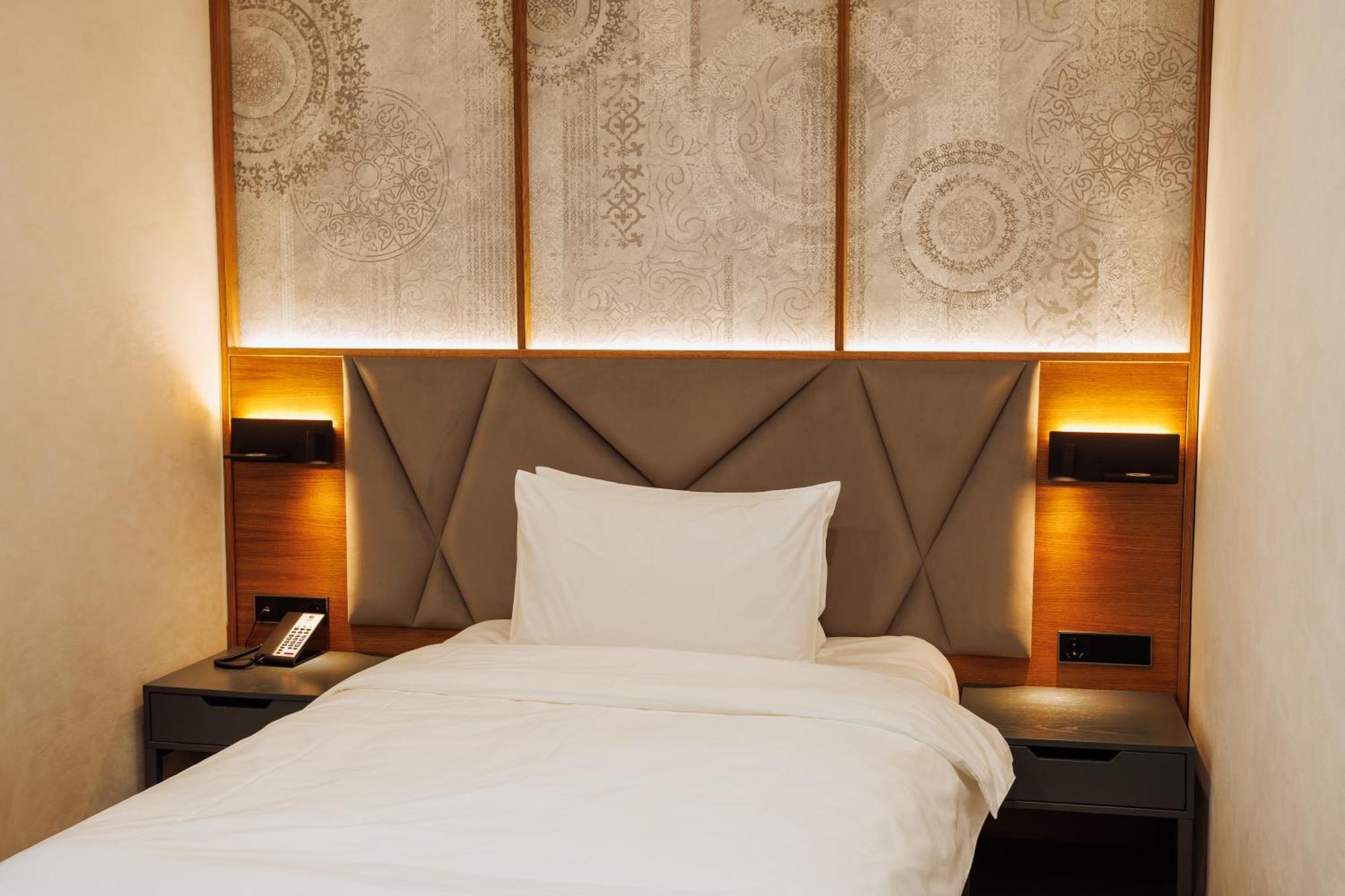 Aurum Garden Hotel Шимкент Екстериор снимка