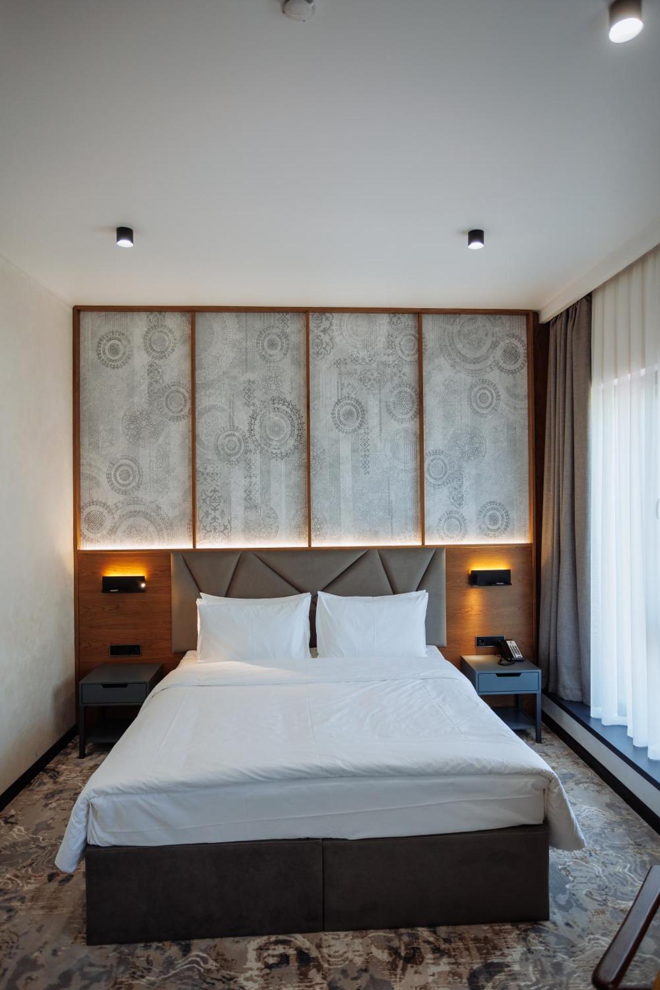 Aurum Garden Hotel Шимкент Екстериор снимка