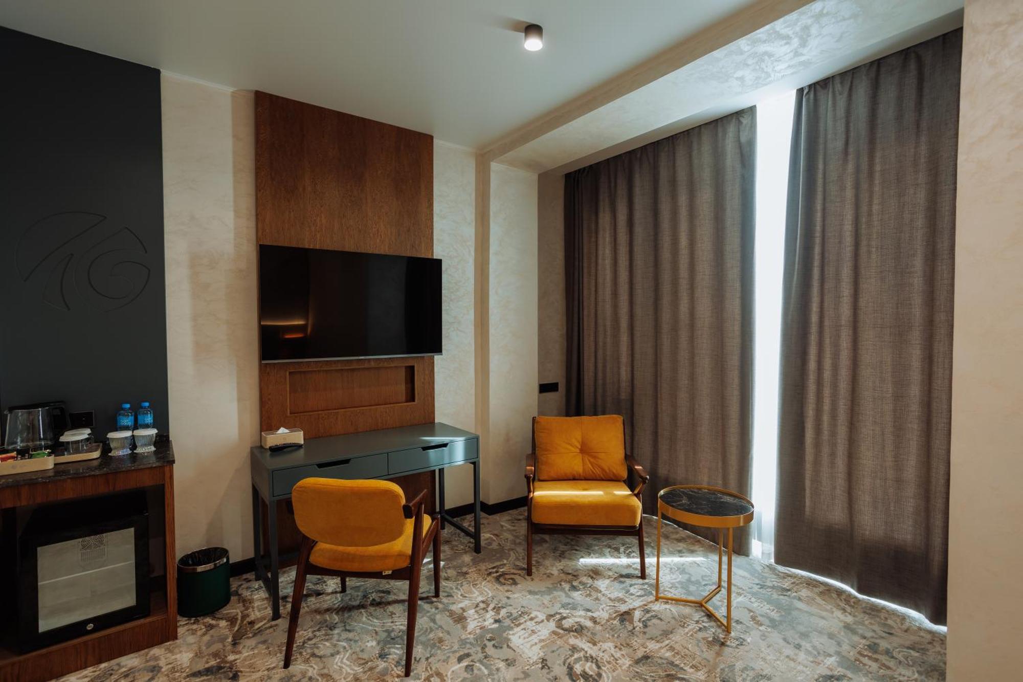 Aurum Garden Hotel Шимкент Екстериор снимка