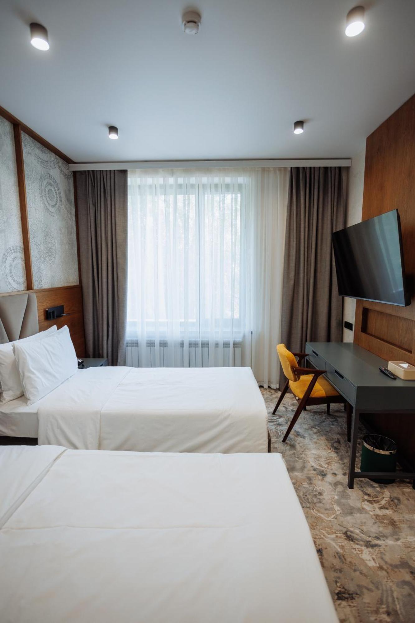 Aurum Garden Hotel Шимкент Екстериор снимка