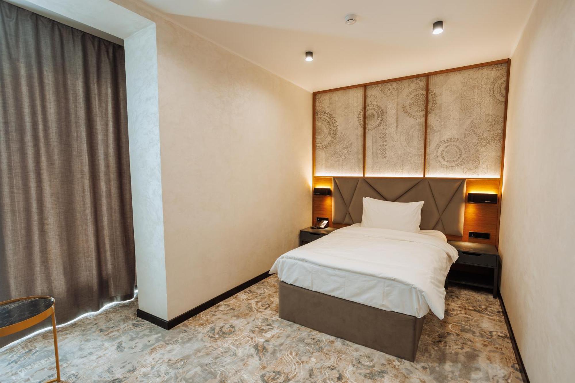 Aurum Garden Hotel Шимкент Екстериор снимка