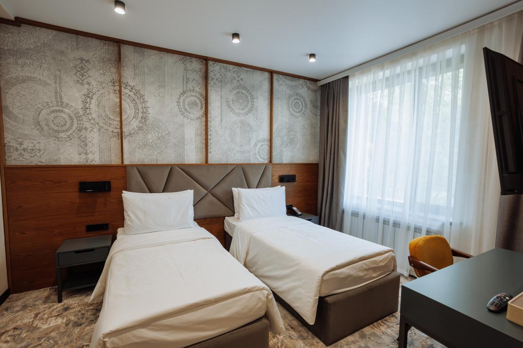 Aurum Garden Hotel Шимкент Екстериор снимка