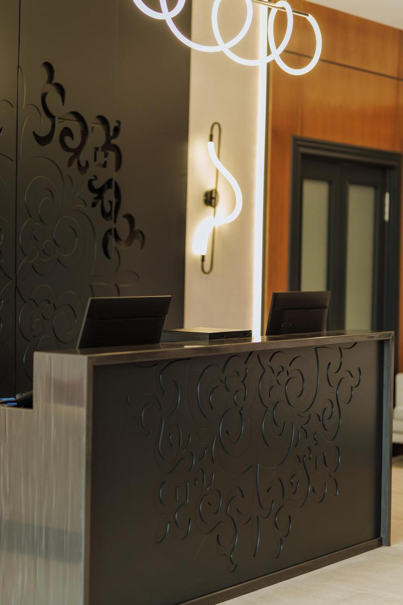 Aurum Garden Hotel Шимкент Екстериор снимка