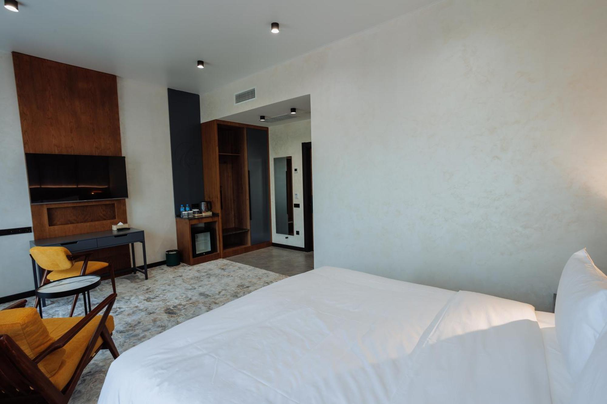 Aurum Garden Hotel Шимкент Екстериор снимка