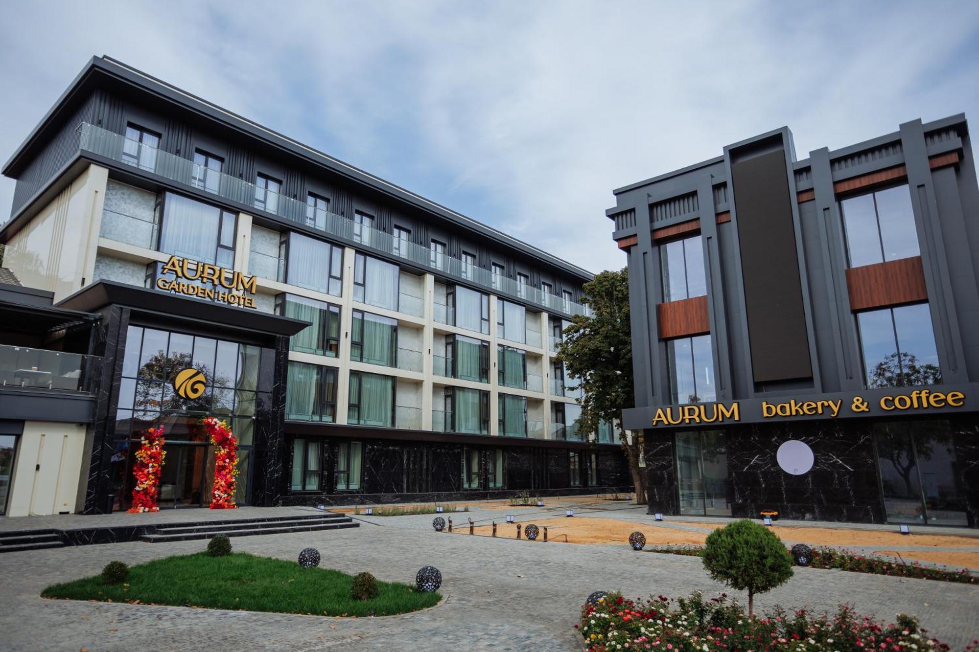 Aurum Garden Hotel Шимкент Екстериор снимка