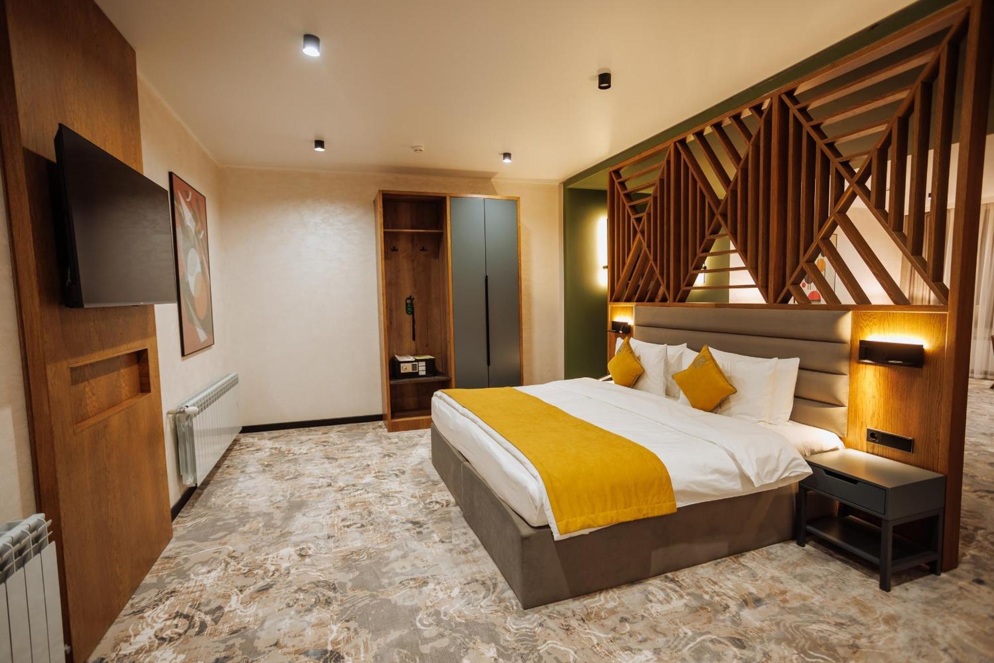 Aurum Garden Hotel Шимкент Екстериор снимка